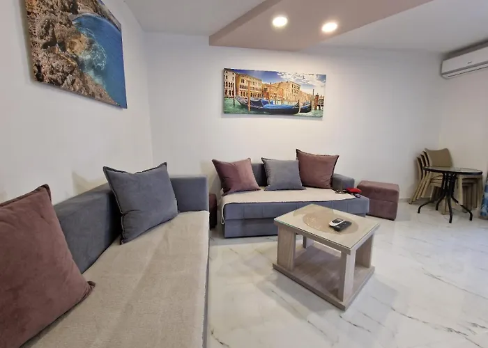 Nino Apartments