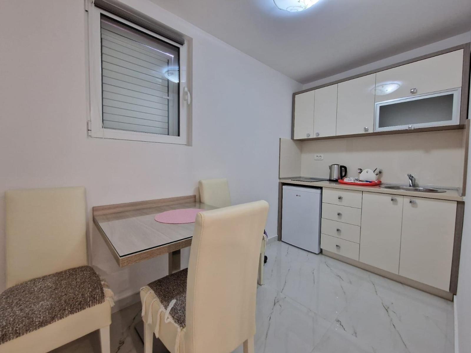 Nino Apartment *